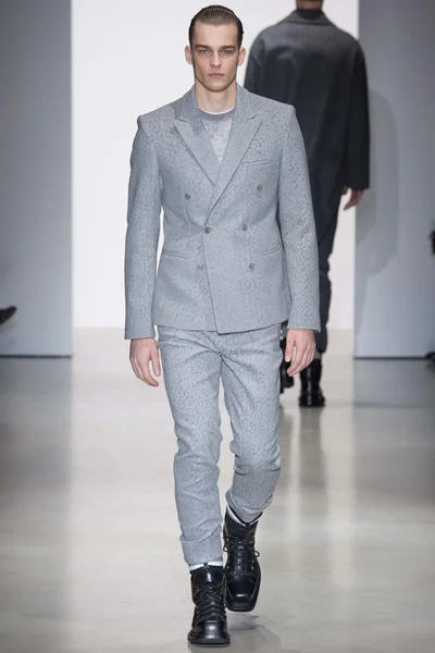 Look 8